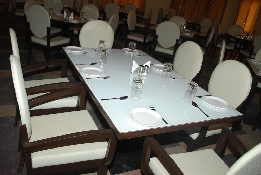 Whispering Woods Resort Lonavla Exterior foto